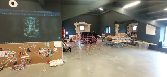 ¿Cómo son nuestros talleres y campus?: Espacios de aprendizaje e instalaciones de estimulación&nbsp;temprana